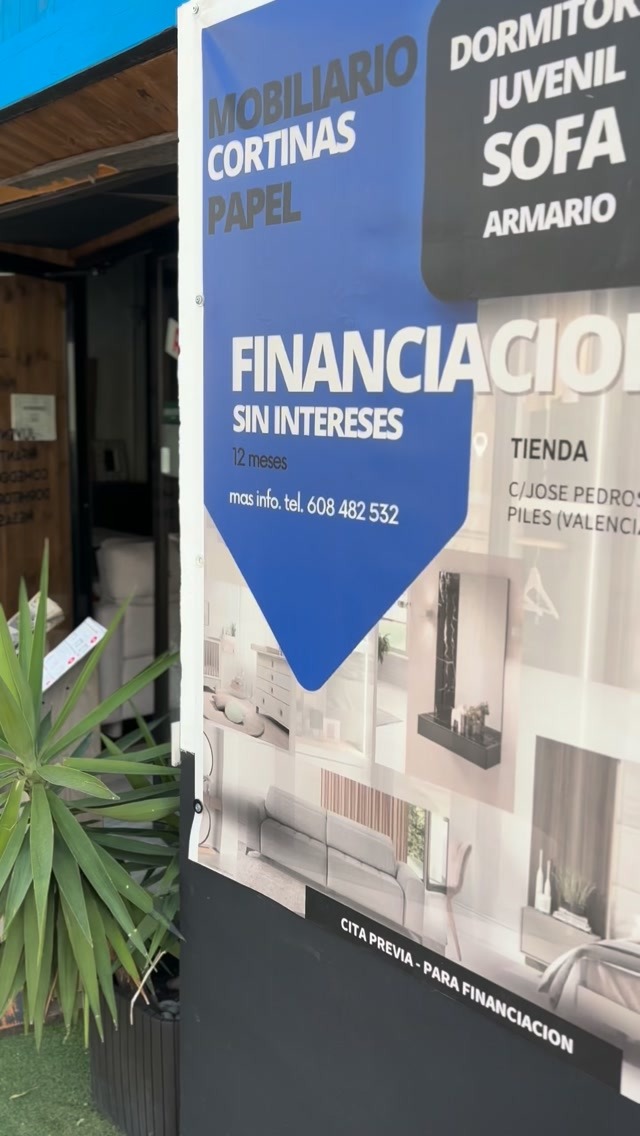 Escaparate de PALIMA Muebles con carteles de financiación